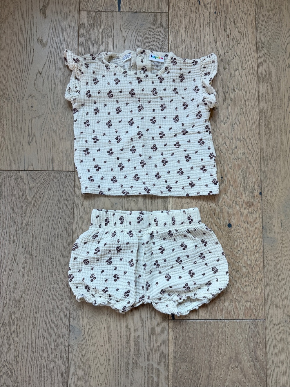 100% European Cotton Cream Floral Baby Top & Shorts Set